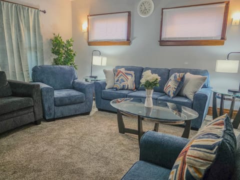 TV and multimedia, Living room, Seating area