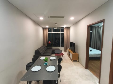 Communal lounge/ TV room, Bed, TV and multimedia, Living room, Photo of the whole room, Seating area, Dining area, Evening entertainment, Bedroom