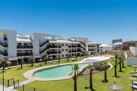 Property building, Natural landscape, Garden, Garden view, Pool view, Swimming pool, Swimming pool, sunbed