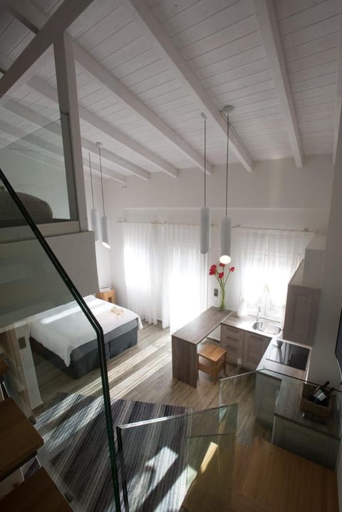 Day, Photo of the whole room
