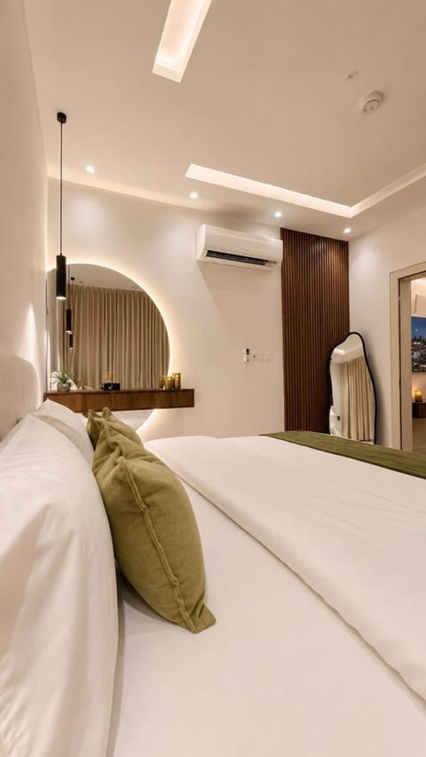 Bed, Photo of the whole room, Bedroom, air conditioner