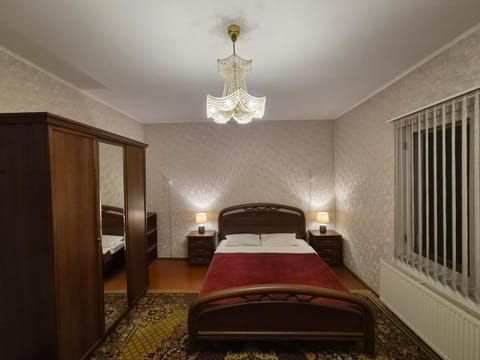 Bed, View (from property/room), Photo of the whole room, Bedroom, wardrobe