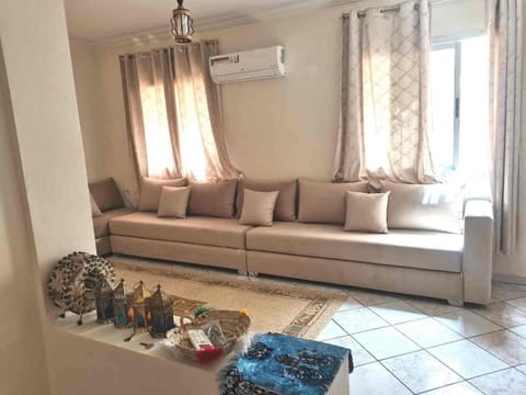 Living room, Seating area, air conditioner