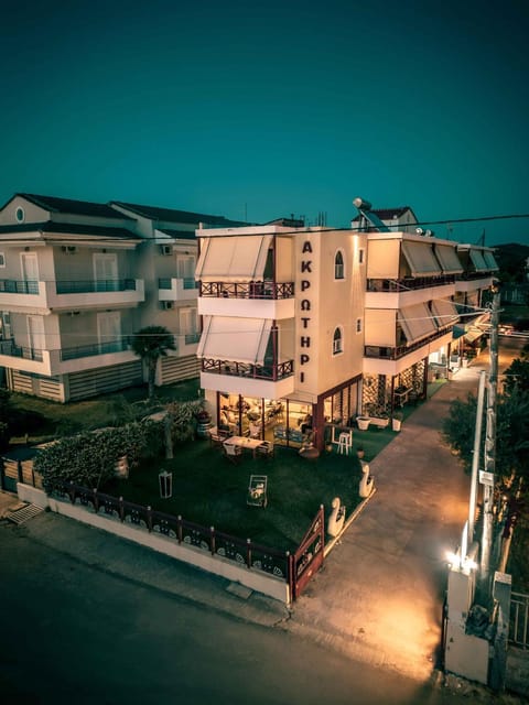 Property building, Night, Location