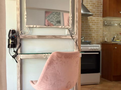 Akrotiri Rooms Apartment in Euboea