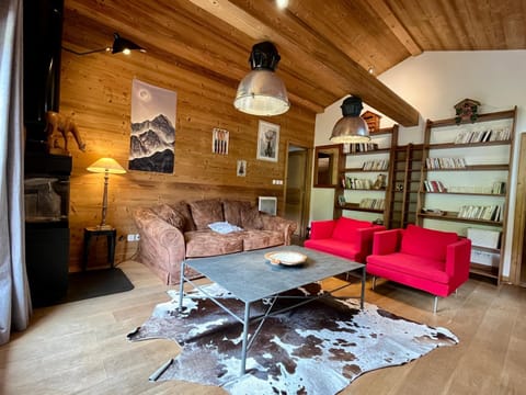 Library, Living room