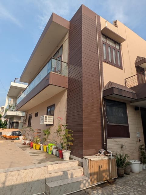 Property building, Day