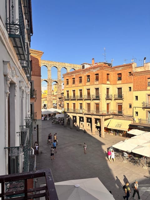 City view, Street view, Location