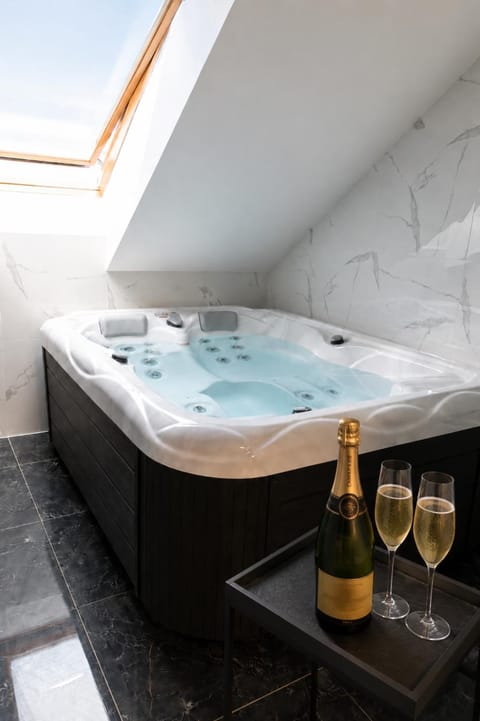 Natural landscape, Hot Tub, Bath