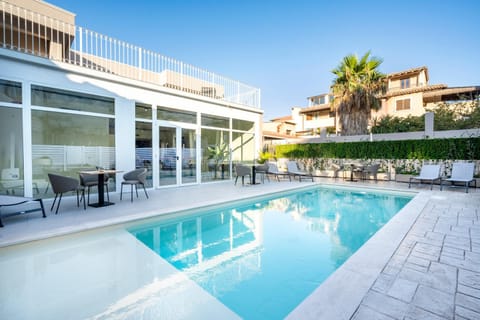 Property building, Pool view, Swimming pool