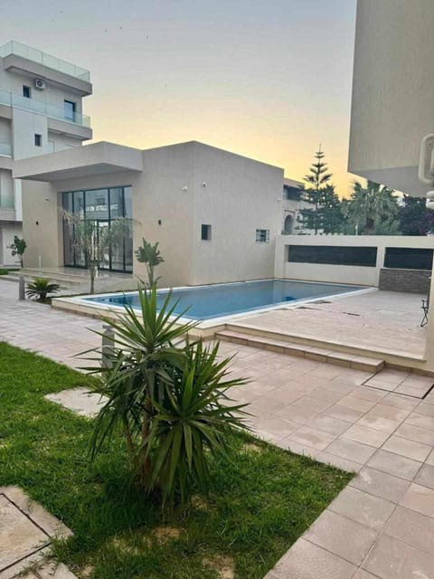 Garden, Swimming pool