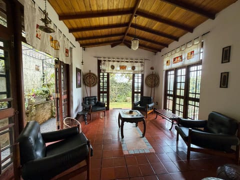 Living room, Area and facilities