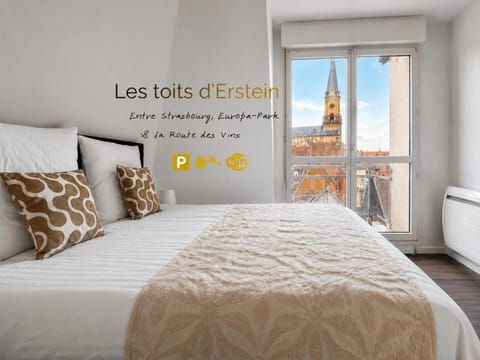Bed, Property logo or sign, Coffee/tea facilities, Balcony/Terrace, Photo of the whole room, Bedroom, Text overlay, City view, Family, dishwasher, internet, toaster, washing machine