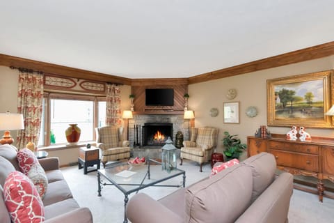 Living room, fireplace