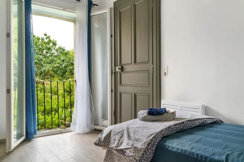 Property building, Living room, Bedroom