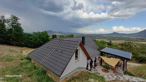 Property building, Garden, Mountain view