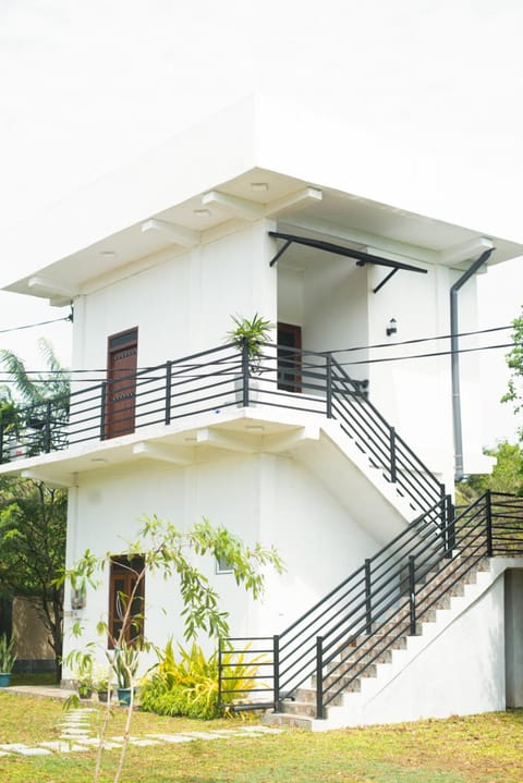 Property building, Day, Garden, View (from property/room), Balcony/Terrace, Garden view