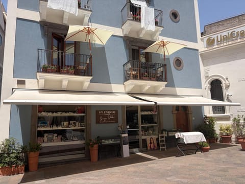 Property building, Balcony/Terrace