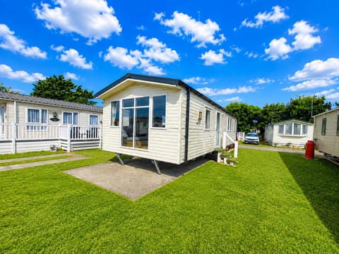 Property building, Spring, Day, Garden, Garden view