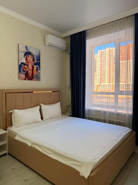 Bed, Photo of the whole room, Bedroom, air conditioner