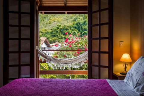 View (from property/room), Balcony/Terrace, Photo of the whole room, Bedroom, Mountain view