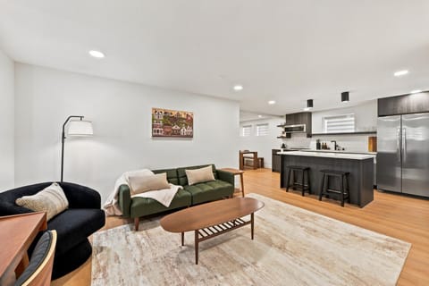 Kitchen or kitchenette, Living room