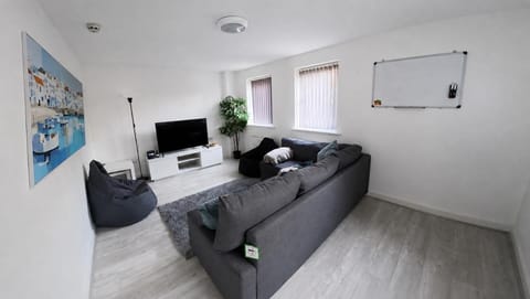 Communal lounge/ TV room