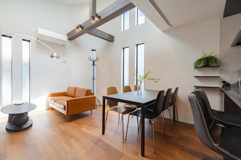Living room, Dining area, air conditioner