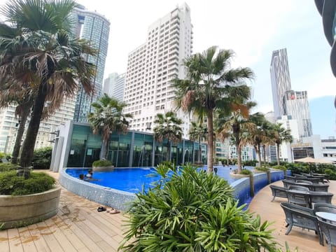 Swimming pool, Swimming pool
