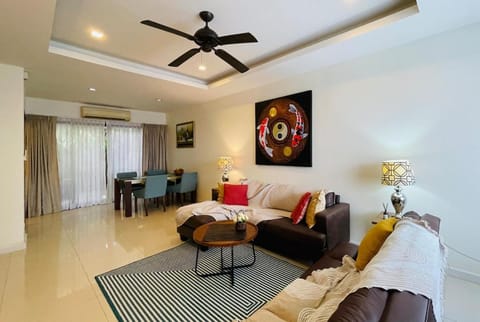 Living room, Seating area, air conditioner