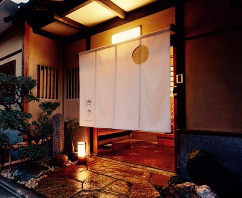 Facade/entrance, Night
