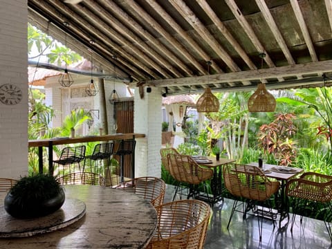 Restaurant/places to eat, Decorative detail