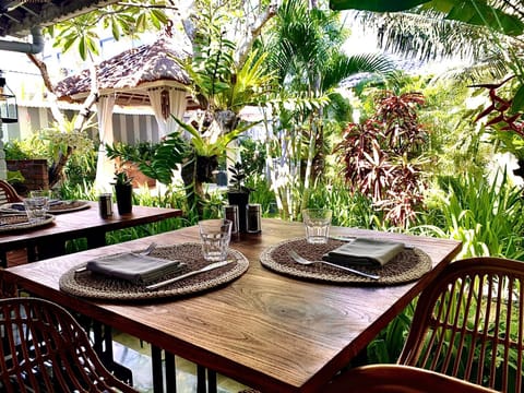 Restaurant/places to eat, Decorative detail