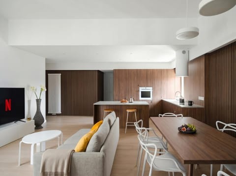 Communal lounge/ TV room, TV and multimedia, Kitchen or kitchenette, Living room, Seating area, Dining area, Evening entertainment, minibar