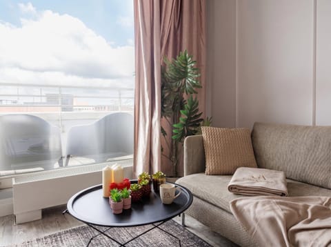 TV and multimedia, View (from property/room), Balcony/Terrace, Living room, Food and drinks, Seating area, Dining area, Food, Drinks