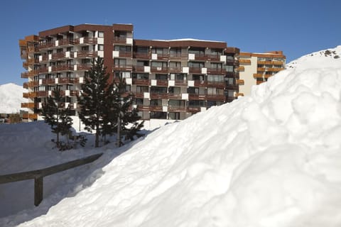 Property building, Facade/entrance, Mountain view