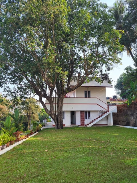 Facade/entrance, Garden view