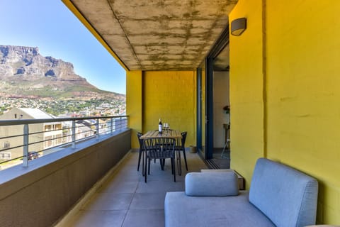 Patio, Day, View (from property/room), Balcony/Terrace, Dining area, Mountain view