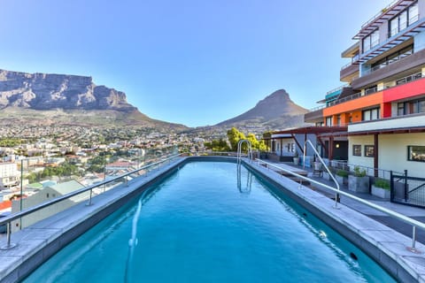 Property building, Day, Natural landscape, City view, Mountain view, Pool view, Swimming pool, sunbed