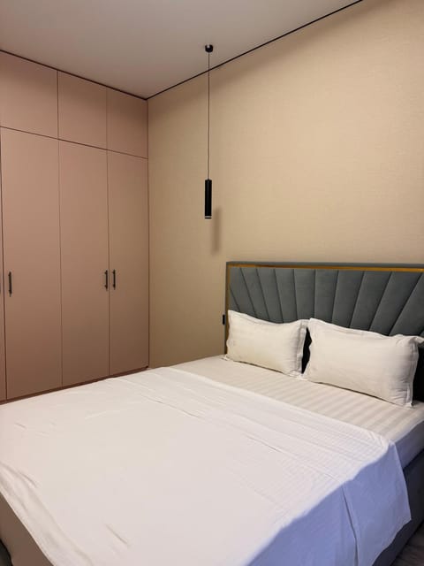 Bed, Photo of the whole room, Bedroom, wardrobe