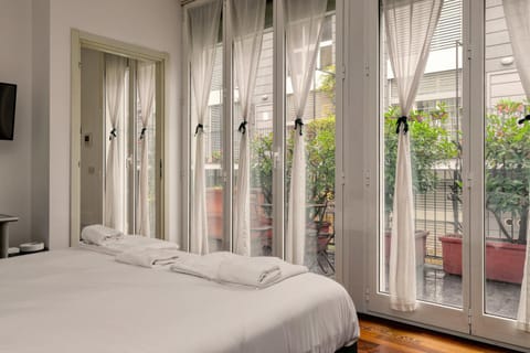 Bed, Balcony/Terrace, Bedroom
