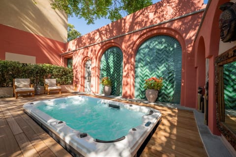 Swimming pool
