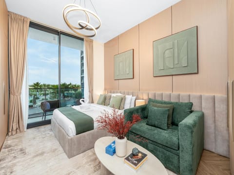 Bed, Living room, Photo of the whole room, Seating area, Bedroom