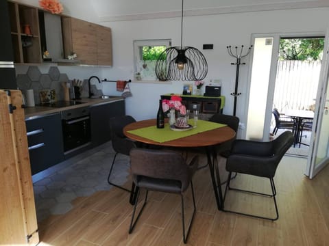 Property building, Kitchen or kitchenette, Living room