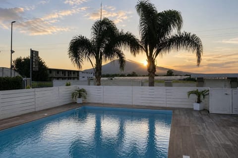Mountain view, Pool view