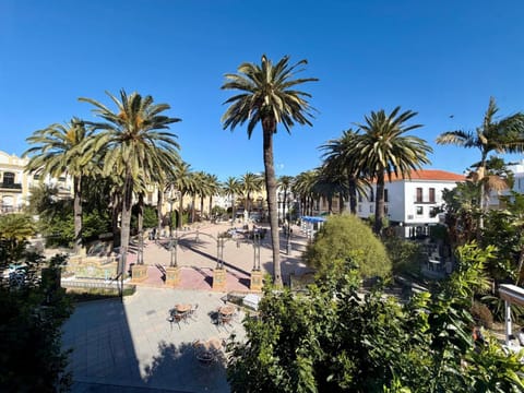 Nearby landmark, City view, Location