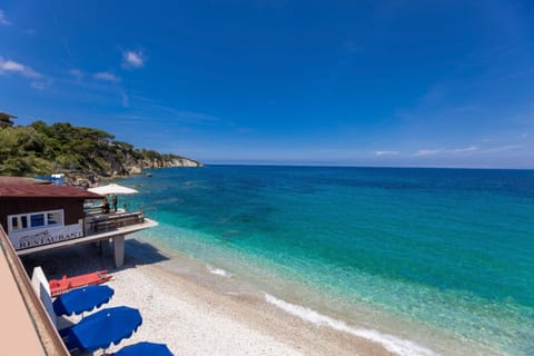 Property building, Balcony/Terrace, Sea view