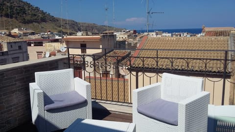 Property building, Balcony/Terrace, City view, Mountain view, Sea view