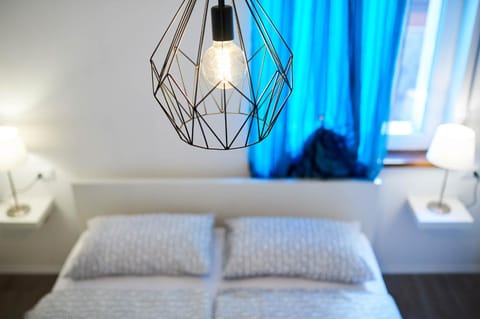 Bed, Photo of the whole room, Decorative detail, Bedroom