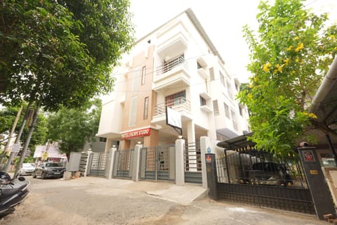 Property building, Street view, Location, Parking